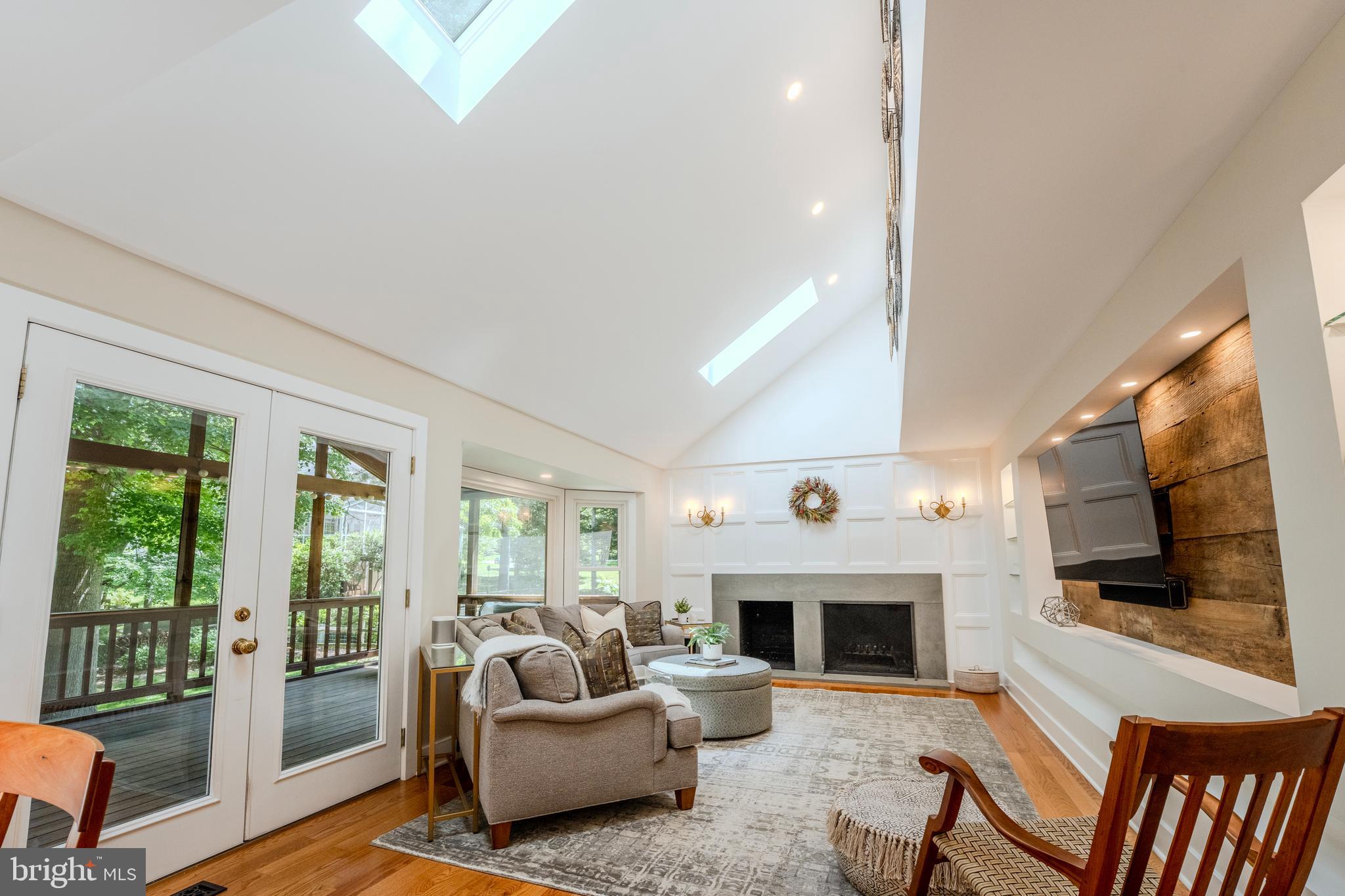 11910 Winstead Lane Reston, VA 20194 - Photo 13 of 80 Family Room