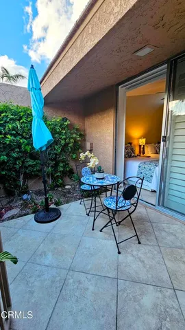 a view of entryway front of house