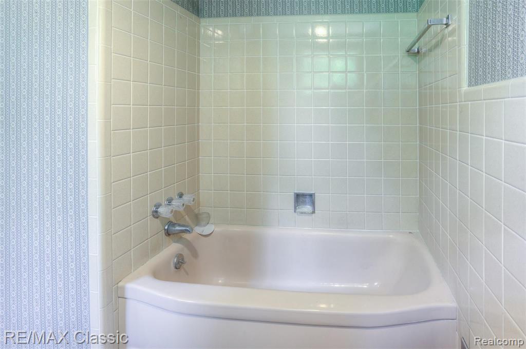 30535 Pear Ridge Farmington Hills, MI 48334 - Photo 26 of 51