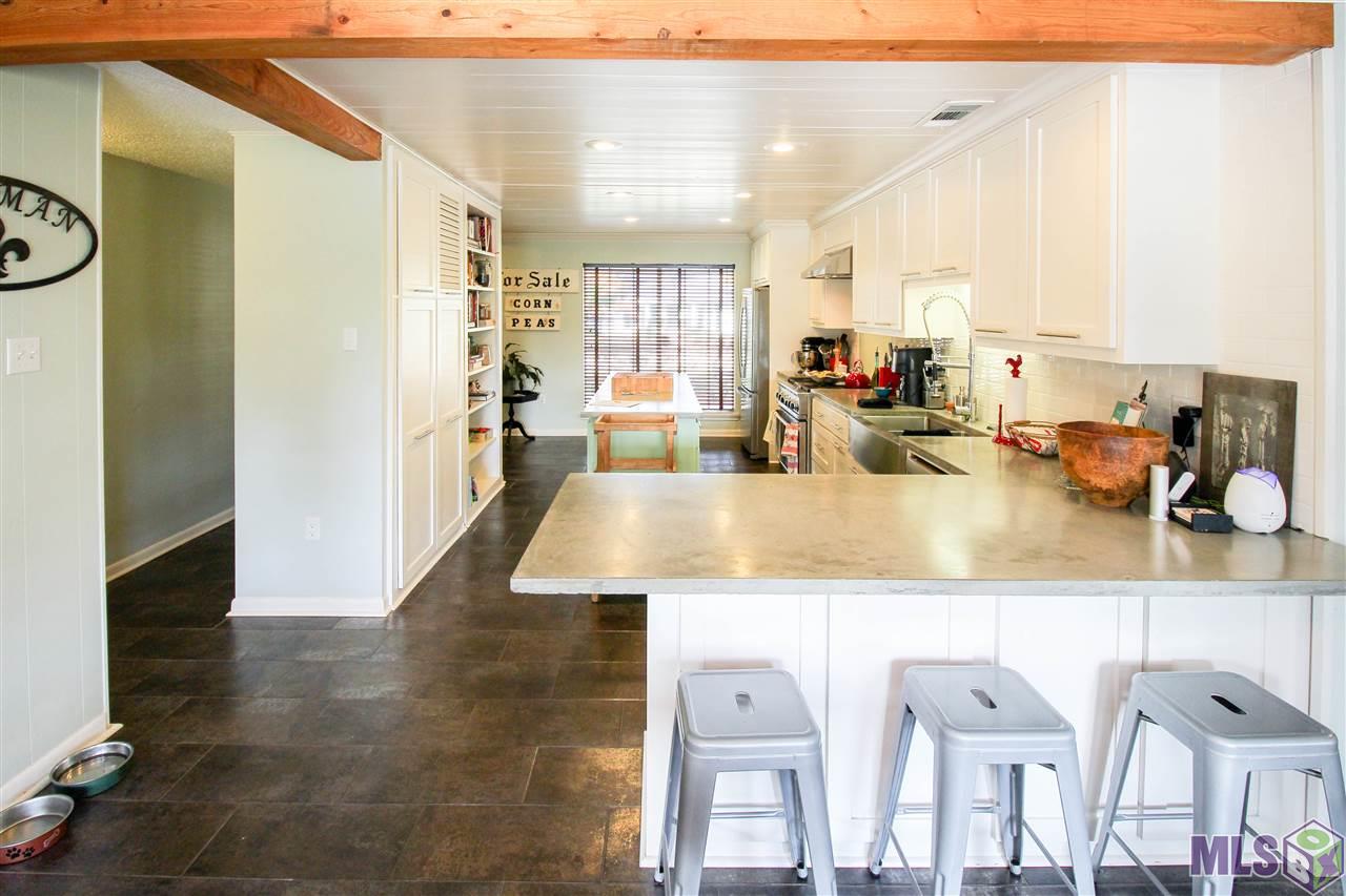 4643 Fleet Drive Baton Rouge, LA 70809 - Photo 2 of 22