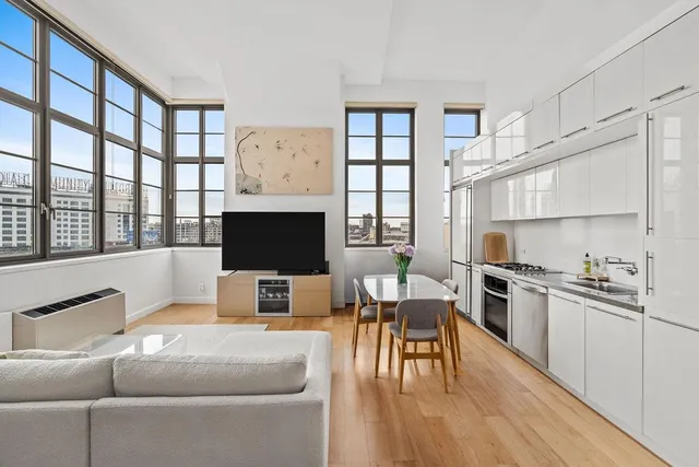 $1,450,000 | 27-28 Thomson Avenue, Unit 529 | Long Island City