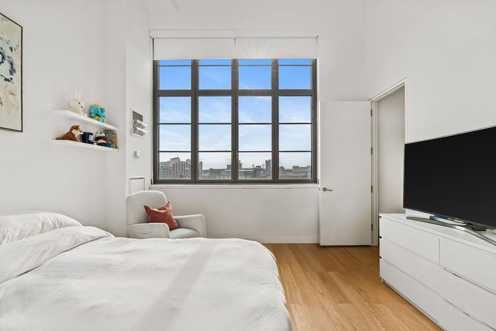 27-28 Thomson Avenue, Unit 529 Queens, NY 11101 - Photo 4 of 10