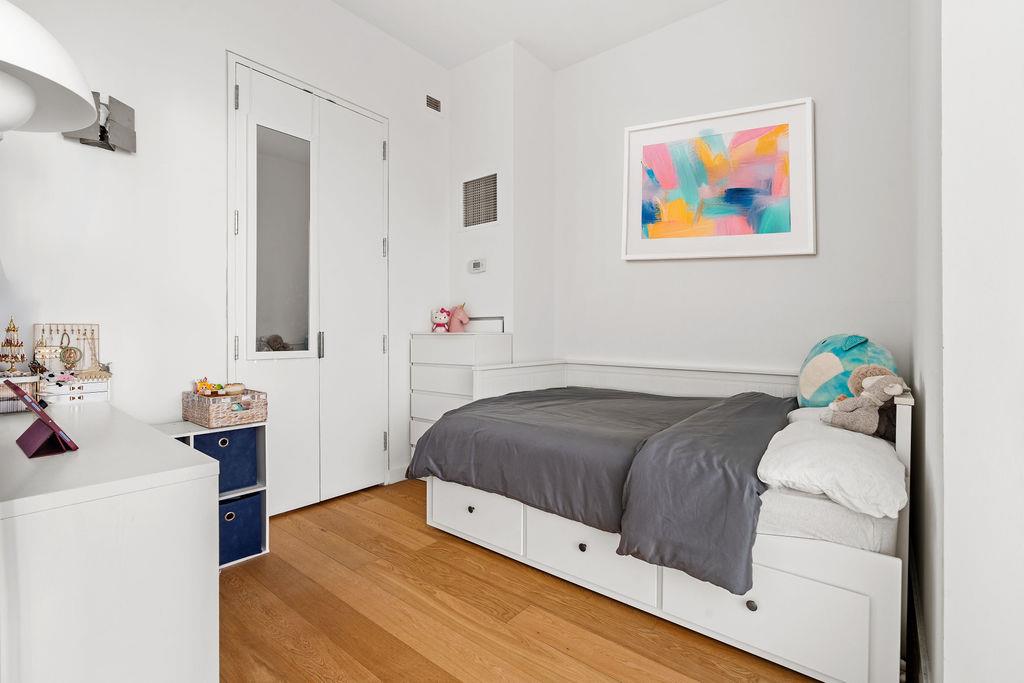 27-28 Thomson Avenue, Unit 529 Queens, NY 11101 - Photo 8 of 10