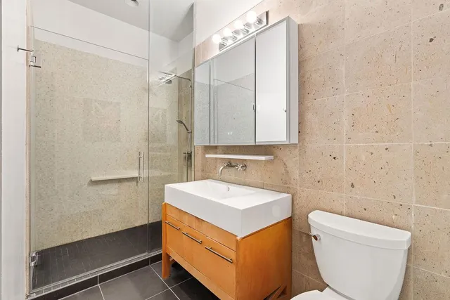 $1,450,000 | 27-28 Thomson Avenue, Unit 529 | Long Island City