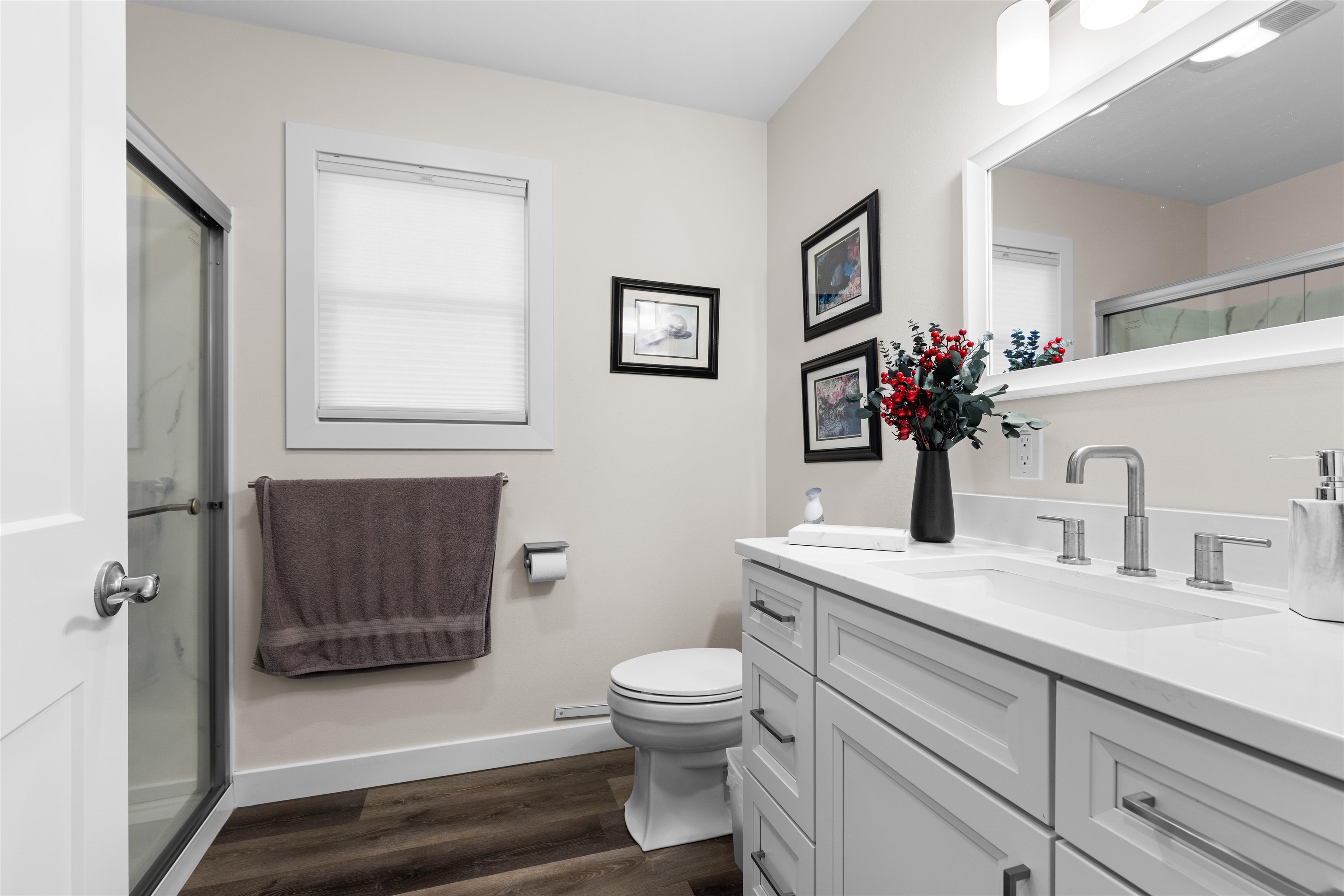 113 Taylor Lane Thomson, IL 61285 - Photo 16 of 29 a bathroom with a sink a toilet and shower