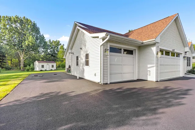 $399,900 | 113 Taylor Lane, Thomson, IL 61285