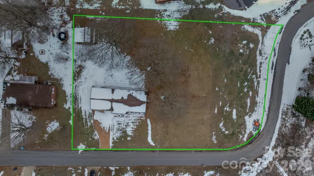 $275,000 | 1802 33rd Street Northeast, Hickory, NC 28601