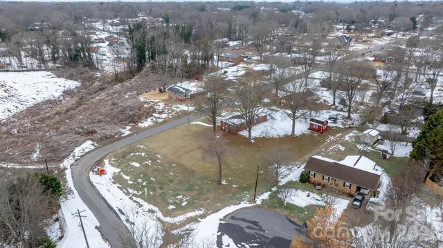 $275,000 | 1802 33rd Street Northeast, Hickory, NC 28601