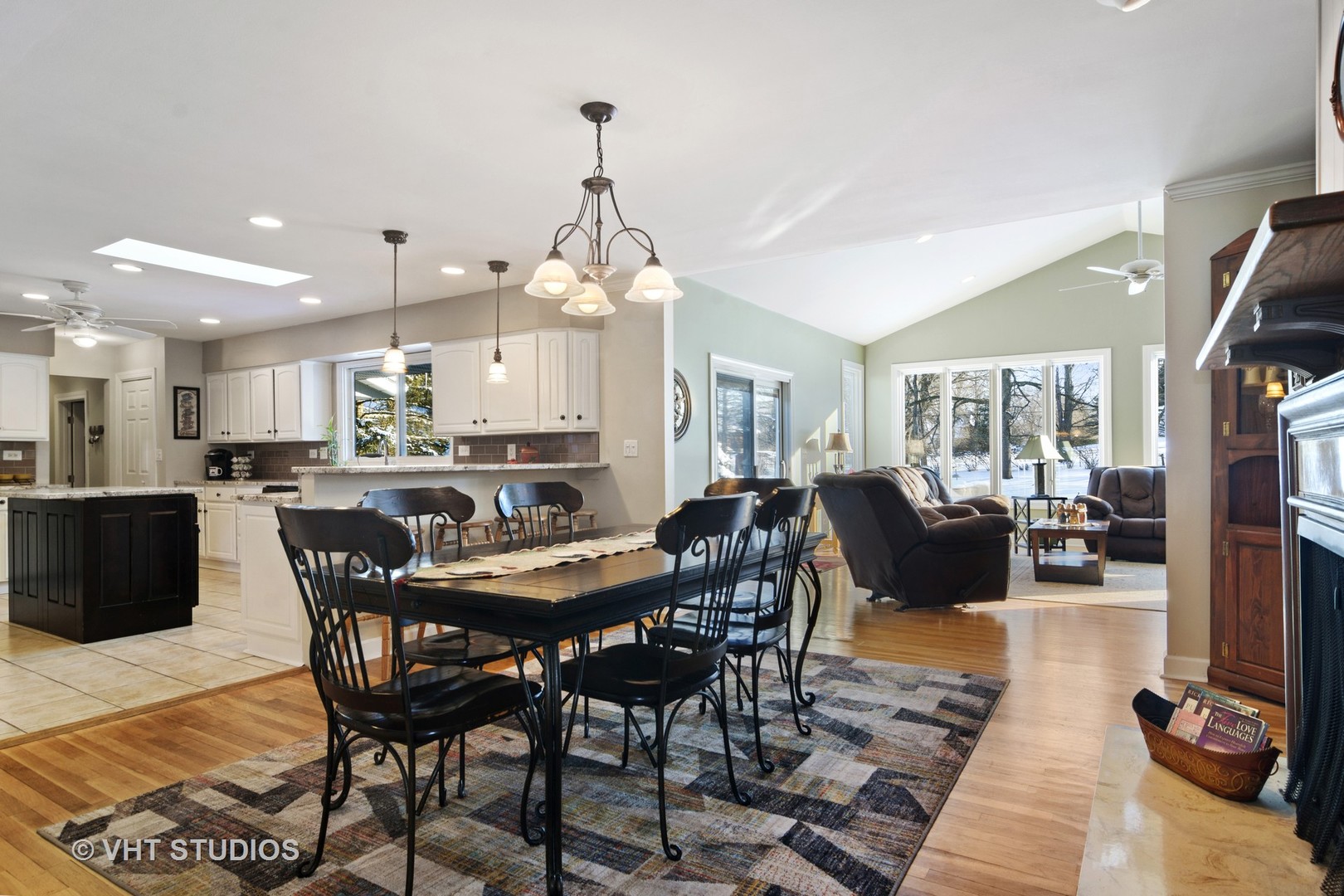245 Haman Road Inverness, IL 60067 - Photo 2 of 35