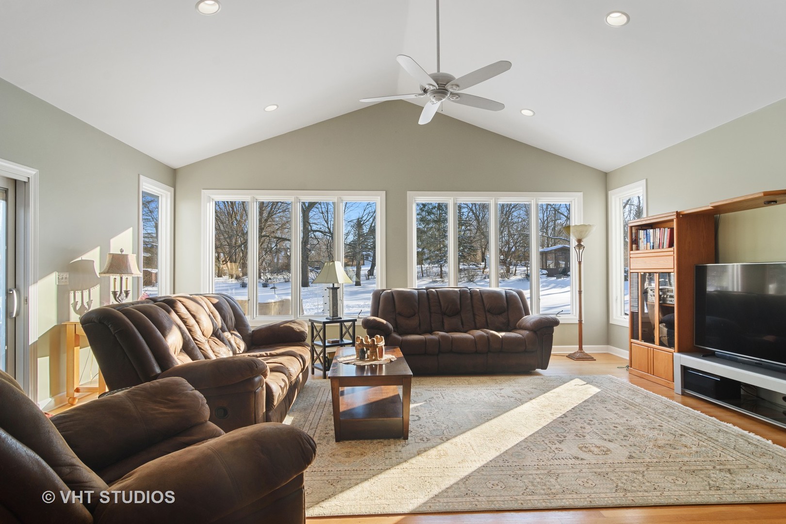 245 Haman Road Inverness, IL 60067 - Photo 4 of 35