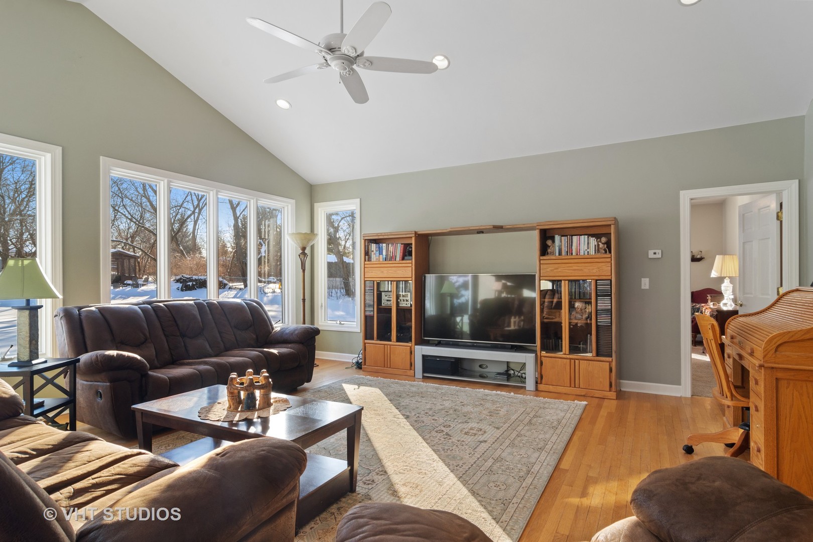 245 Haman Road Inverness, IL 60067 - Photo 5 of 35