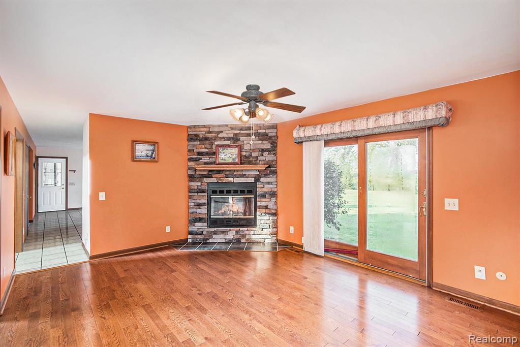 5489 Cade Road Imlay City, MI 48444 - Photo 7 of 29