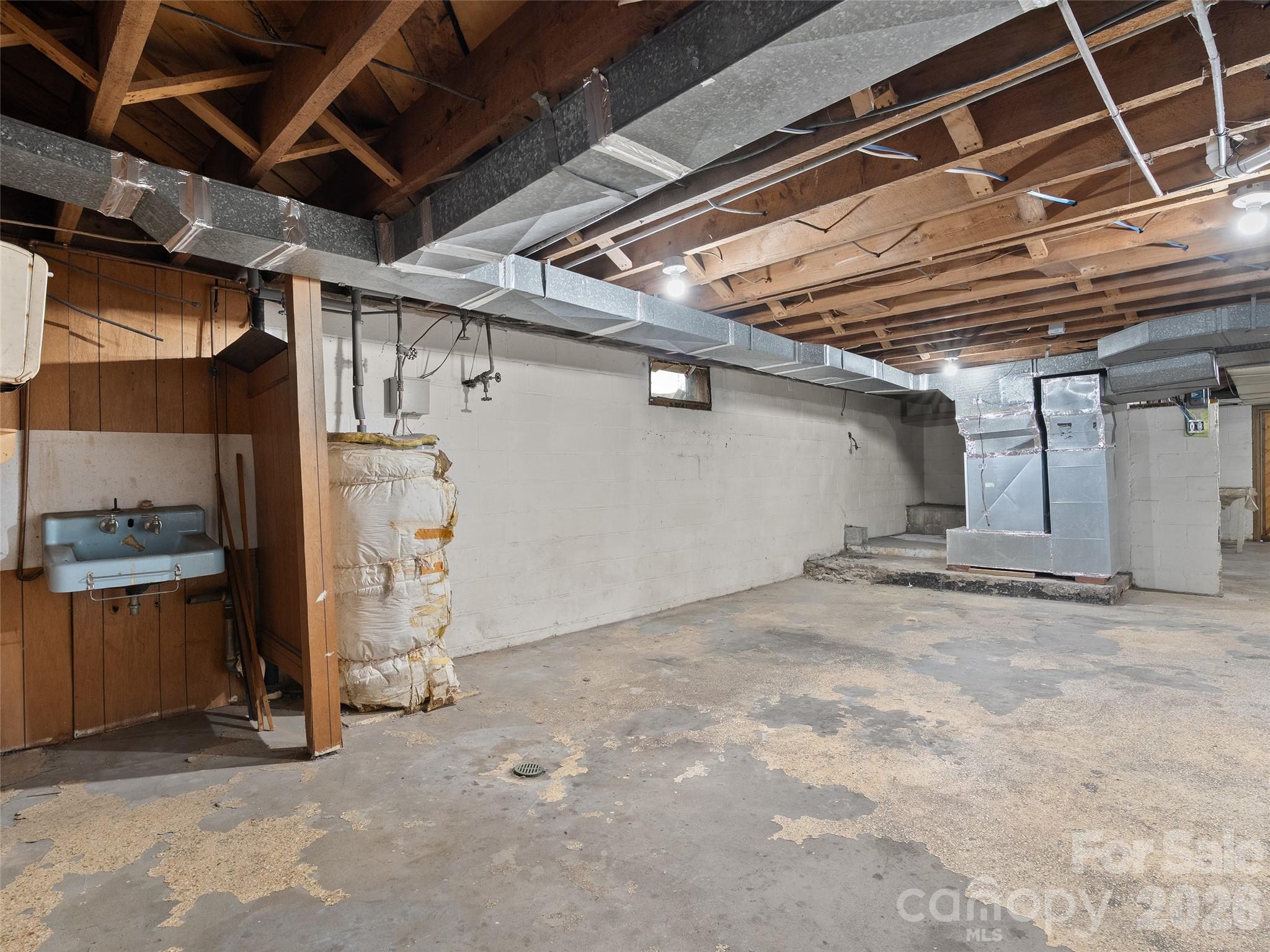 21 Beaverdam Road Canton, NC 28716 - Photo 22 of 24 a view of a garage room