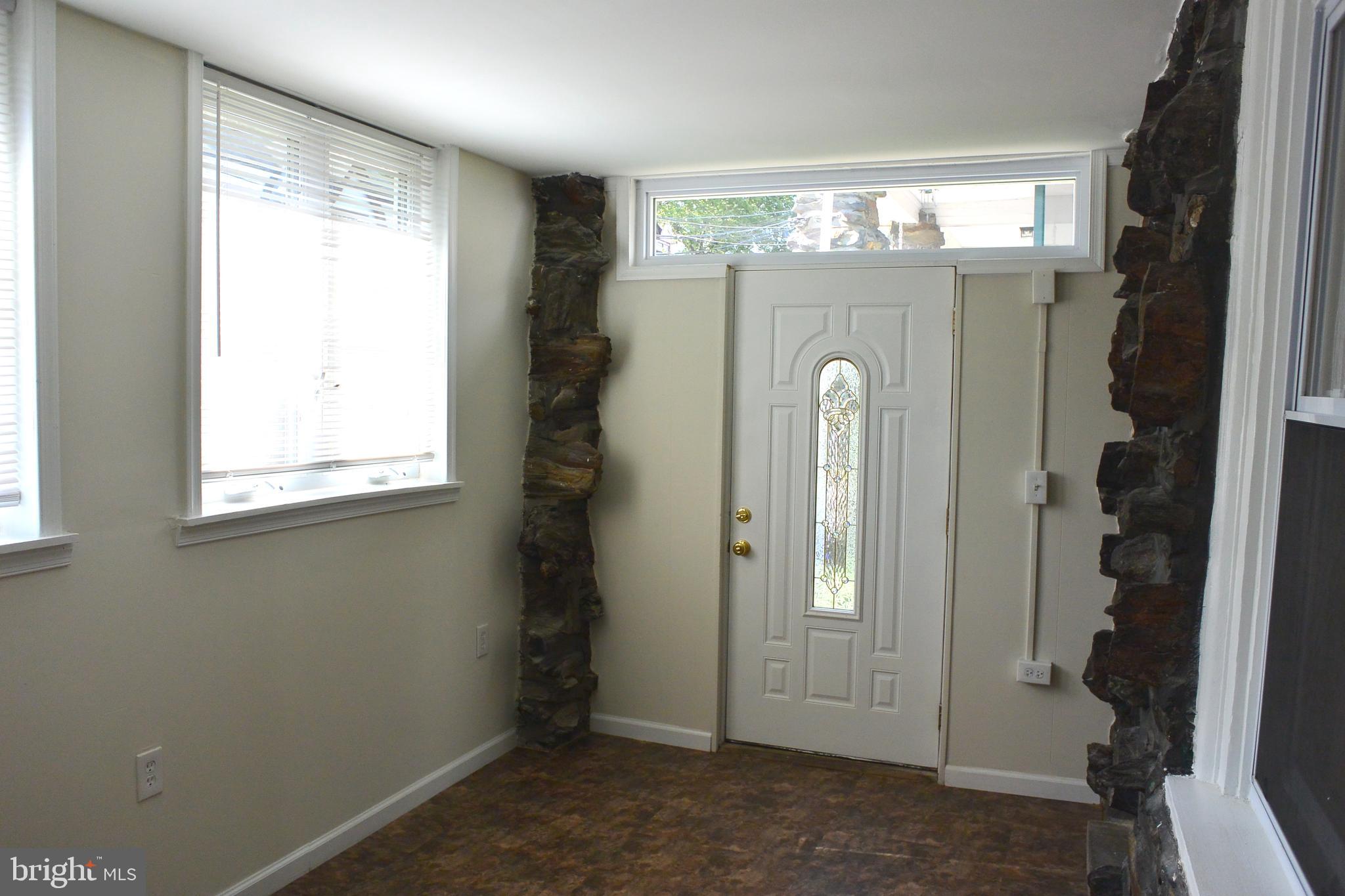 120 Oakley Road Upper Darby, PA 19082 - Photo 5 of 36