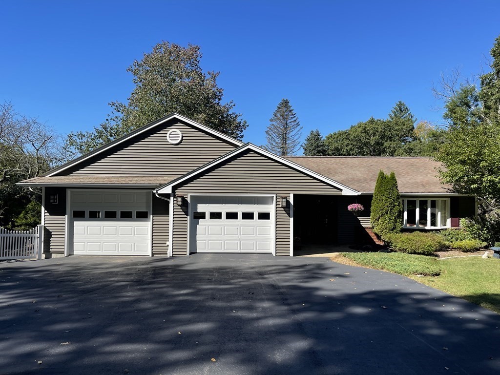 8 Howe Road Spencer, MA 01562 - Photo 1 of 42 Gallery Image 1