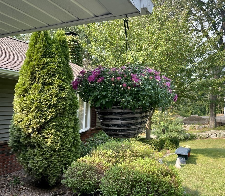 8 Howe Road Spencer, MA 01562 - Photo 11 of 42 Gallery Image 11