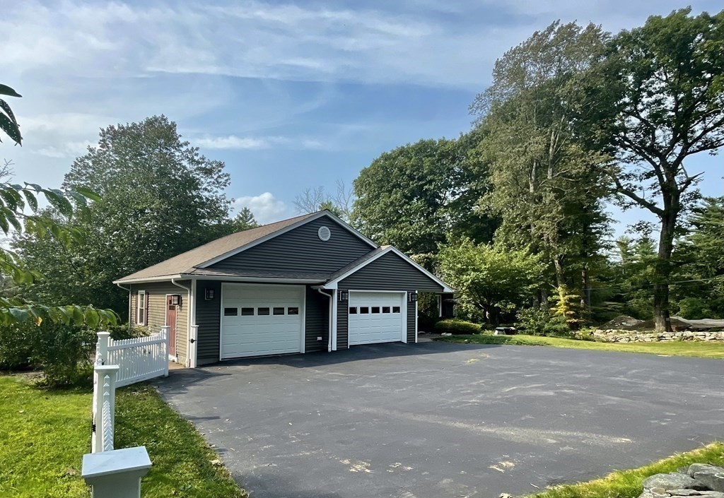 8 Howe Road Spencer, MA 01562 - Photo 3 of 42 Gallery Image 3