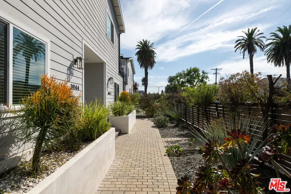 $2,197,500 | 3944 South Budlong Avenue, Los Angeles, CA 90037