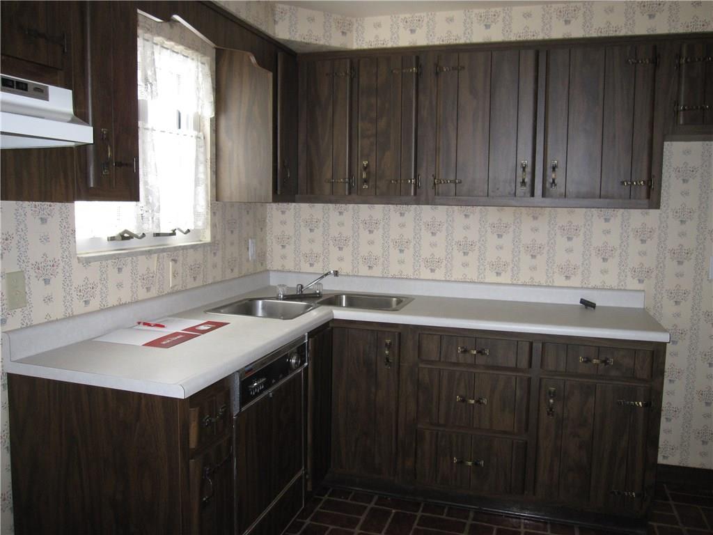1032 Varner Road Whitehall, PA 15227 - Photo 9 of 11 Kitchen