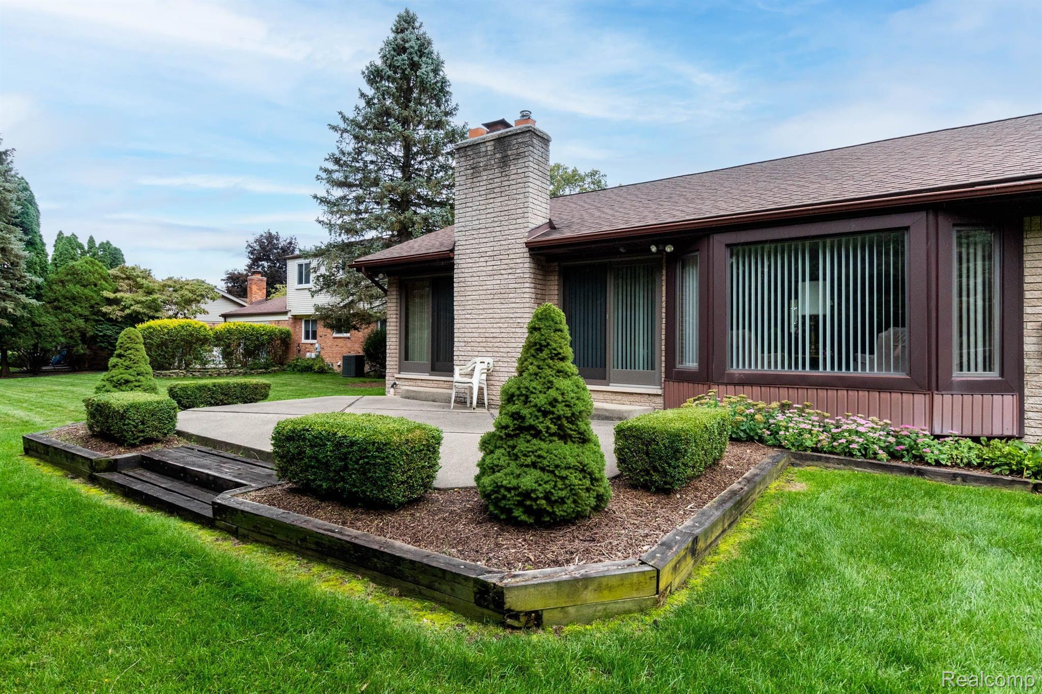 15278 Riverside Drive Livonia, MI 48154 - Photo 40 of 42 Gallery Image 40