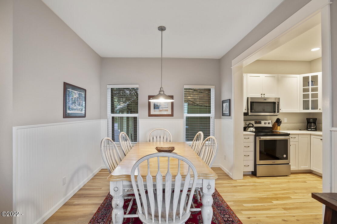 2140 Overleaf Loop Yachats, OR 97498 - Photo 13 of 29 Dining Area