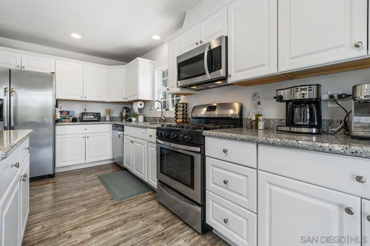 13922 Frame Road Poway, CA 92064 - Photo 14 of 42 Gallery Image 14