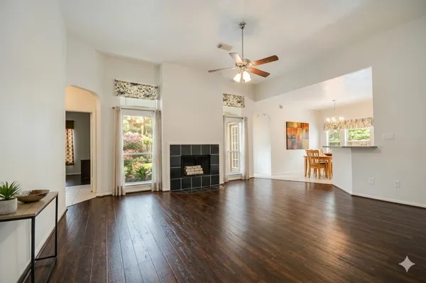 $2,095 | 146 Chandler Court, Sugar Land, TX 77479