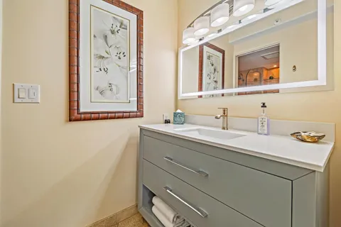 $1,700,000 | 4365 Lower Honoapiilani Road, Unit 610, Lahaina, HI 96761