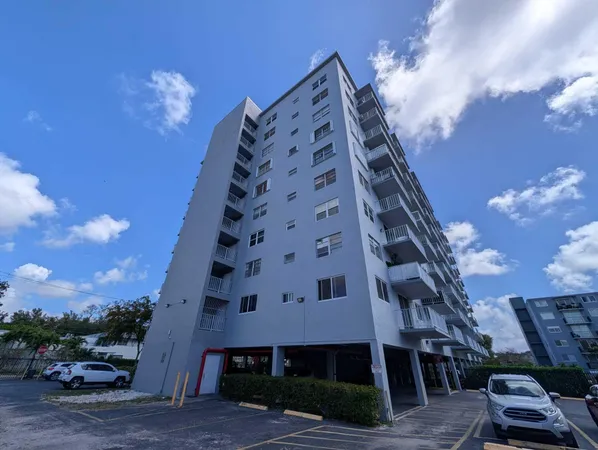 $1,800 | 1470 Northeast 125th Terrace, Unit 709, North Miami, FL 33161