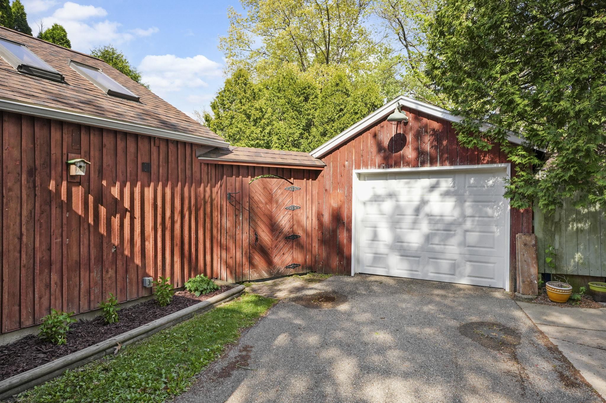 4504 Schofield Street Monona, WI 53716 - Photo 35 of 43
