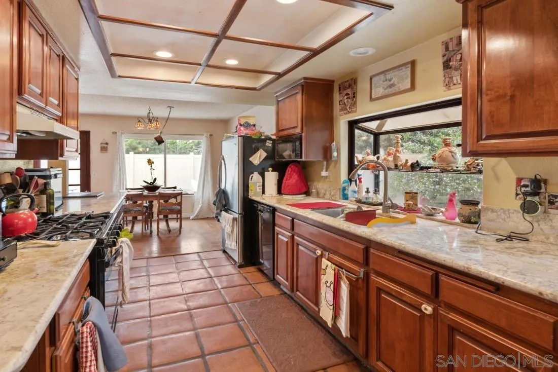 894 Coldstream Drive El Cajon, CA 92020 - Photo 14 of 30 a kitchen with lots of counter top space