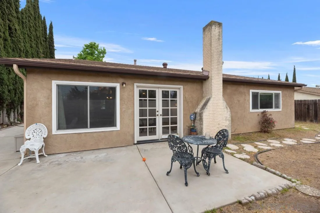894 Coldstream Drive El Cajon, CA 92020 - Photo 7 of 30 a view of a dinning table and chair in the patio