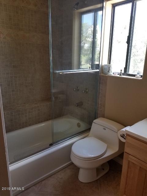 47500 North Happy Ranch Road Seligman, AZ 86337 - Photo 18 of 28 18) MASTER BATH
