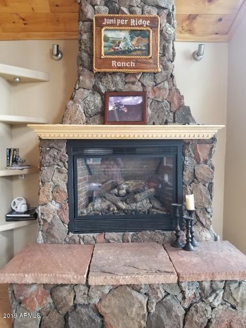 47500 North Happy Ranch Road Seligman, AZ 86337 - Photo 27 of 28 27) FIREPLACE