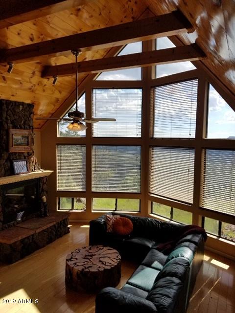 47500 North Happy Ranch Road Seligman, AZ 86337 - Photo 5 of 28 5) GREAT ROOM