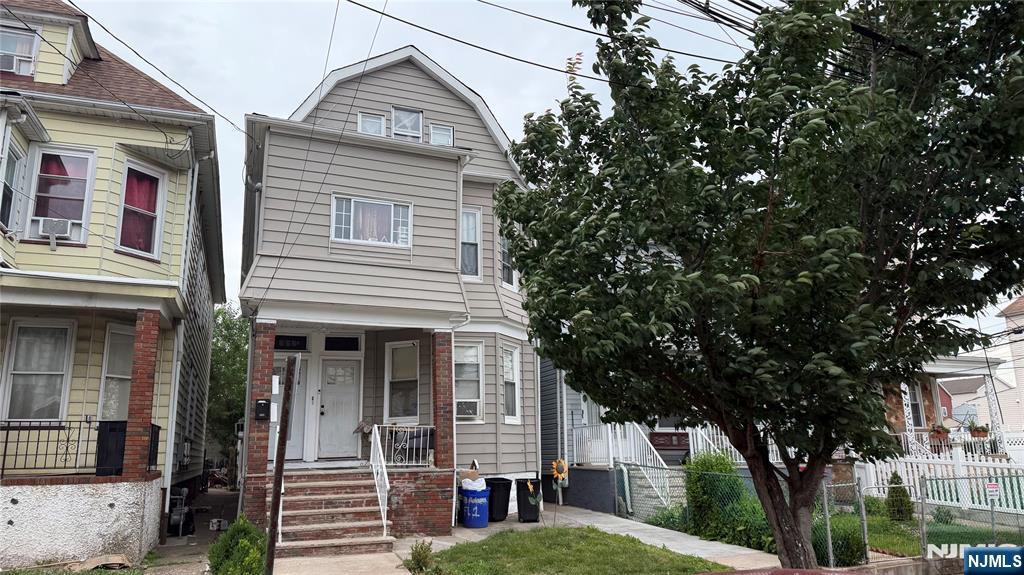 658 Adams Avenue Elizabeth, NJ 07201 - Photo 3 of 23