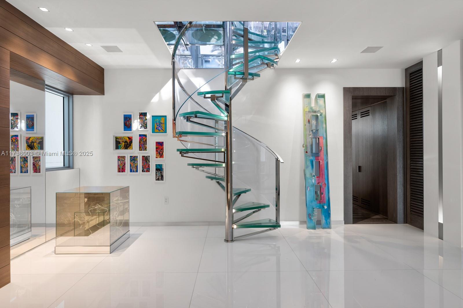 125 Ocean Drive, Unit PH Miami Beach, FL 33139 - Photo 38 of 56