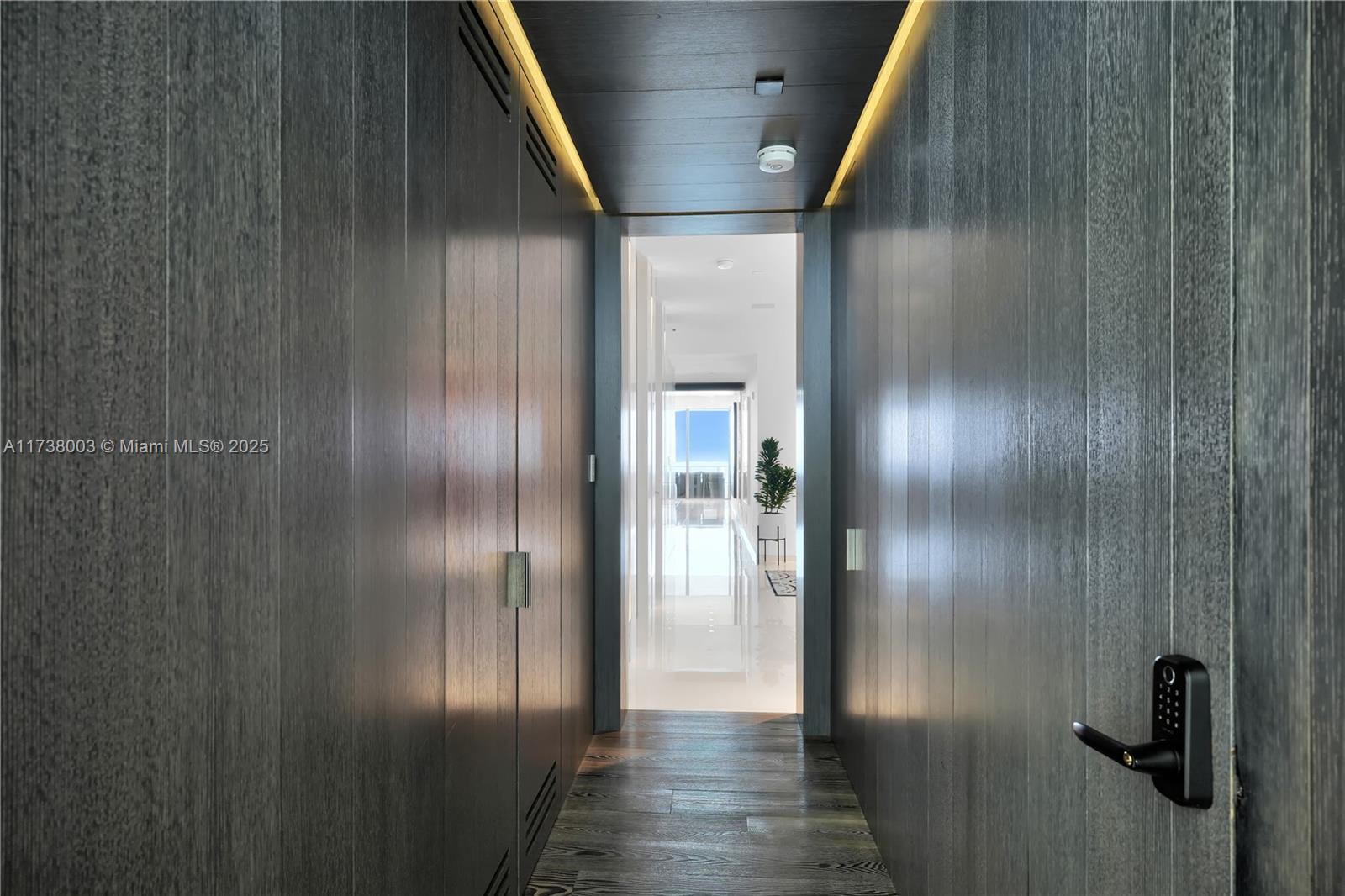 125 Ocean Drive, Unit PH Miami Beach, FL 33139 - Photo 41 of 56 a view of elevator