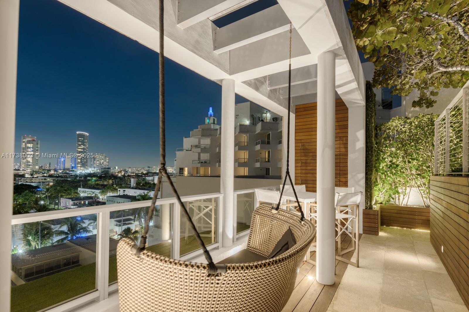 125 Ocean Drive, Unit PH Miami Beach, FL 33139 - Photo 47 of 56 a view of balcony and patio