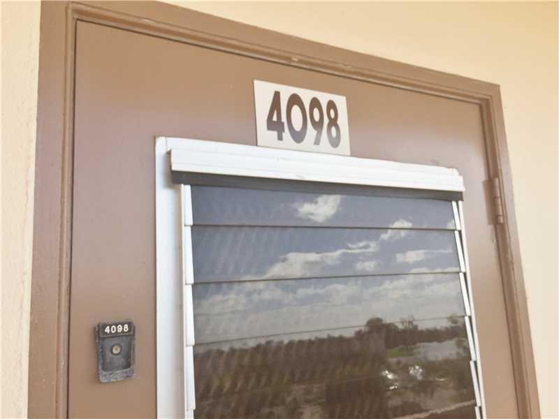 4098 Wolverton East, Unit 4098 Boca Raton, FL 33434 - Photo 31 of 32 Exterior Front.