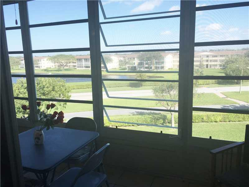 4098 Wolverton East, Unit 4098 Boca Raton, FL 33434 - Photo 5 of 32 Patio/Deck.