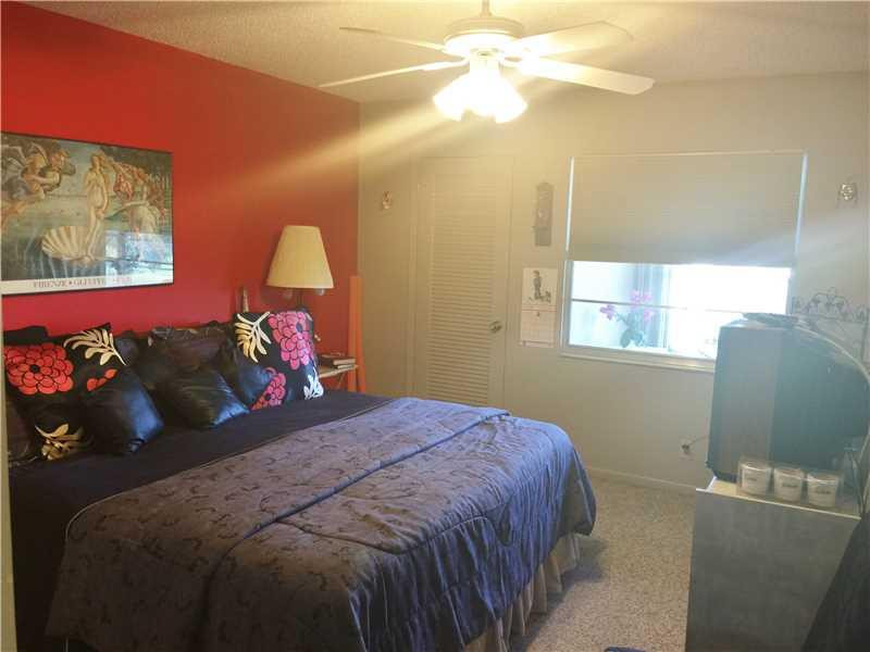 4098 Wolverton East, Unit 4098 Boca Raton, FL 33434 - Photo 6 of 32 Bedroom Master.