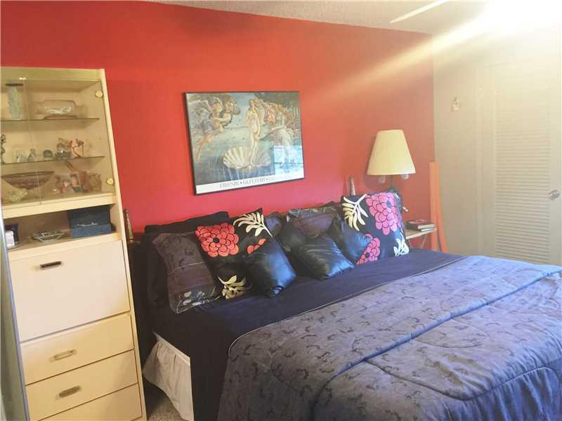 4098 Wolverton East, Unit 4098 Boca Raton, FL 33434 - Photo 7 of 32 Bedroom Master.