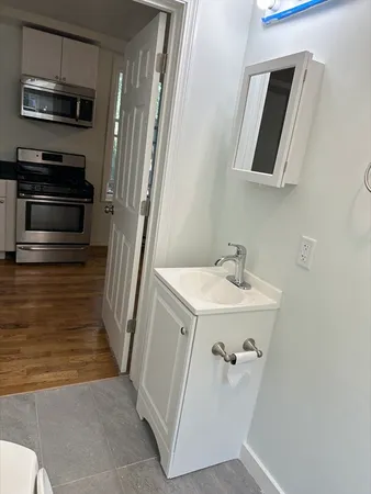 $3,800 | 506 East Broadway, Unit 4, Boston, MA 02127