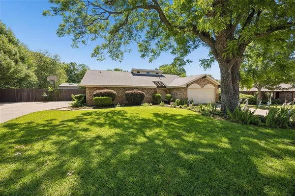 $4,000 | 1203 Oakwood Trail, Southlake, TX 76092