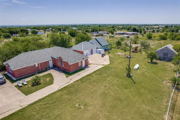 $400,000 | 8708 County Road 513, Alvarado, TX 76009