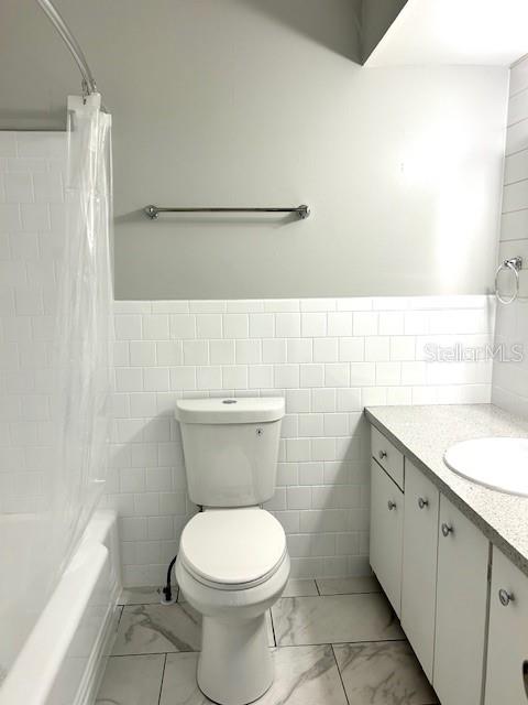 3950 Roxane Boulevard, Unit 2B Sarasota, FL 34235 - Photo 11 of 26