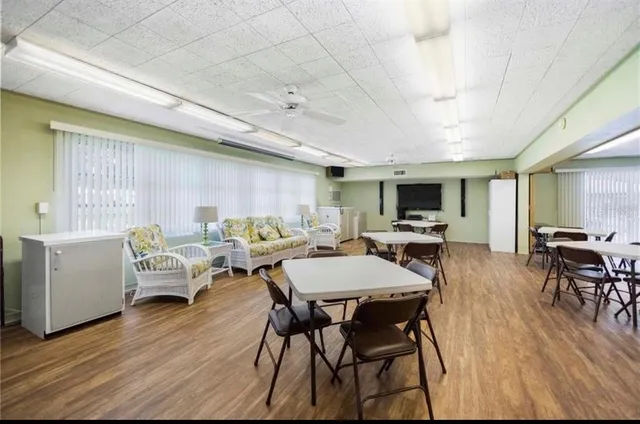 $1,300 | 3950 Roxane Boulevard, Unit 2B, Sarasota, FL 34235