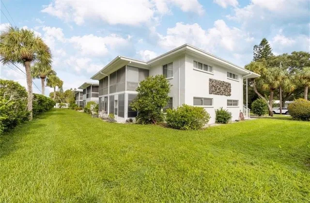 $1,300 | 3950 Roxane Boulevard, Unit 2B, Sarasota, FL 34235