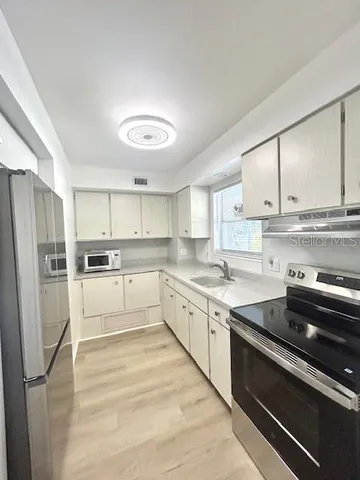 $1,300 | 3950 Roxane Boulevard, Unit 2B, Sarasota, FL 34235